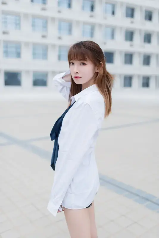 祖木子 NO.005 裸脚白衬衫 · 足控福利 - 祖木子
